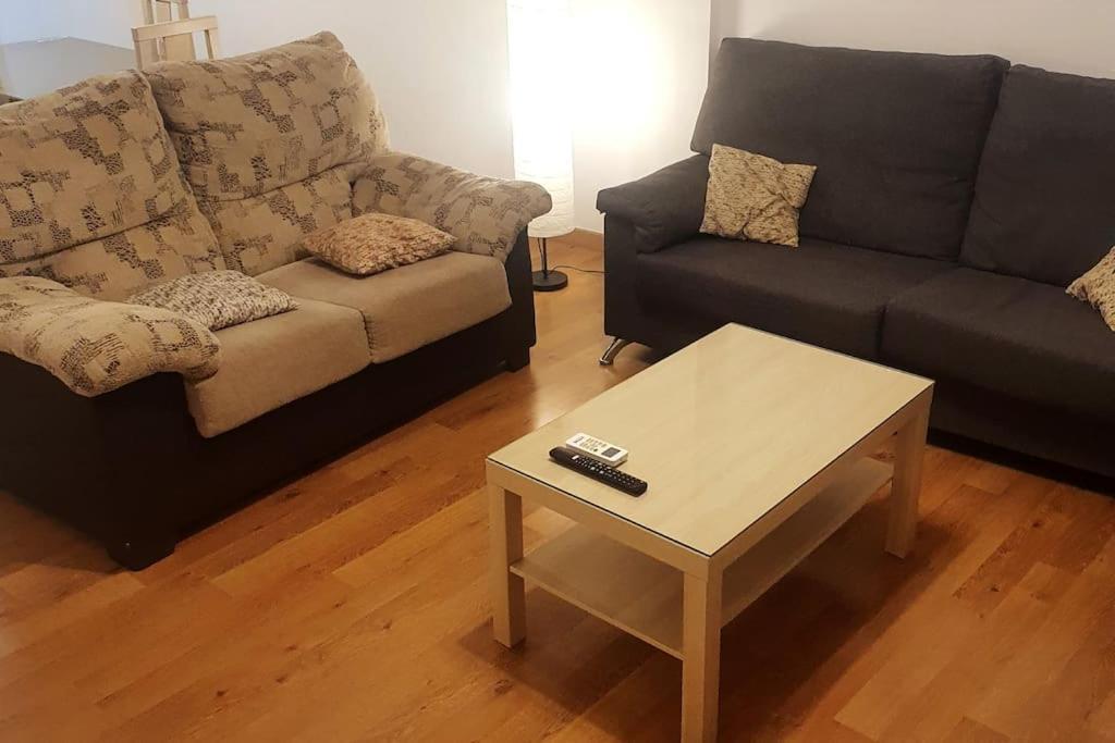 4F, Aire Acondic, 80M2, 2 Dormitorios, 4 Huespedes, Wifi Gratis La Línea de la Concepción 外观 照片